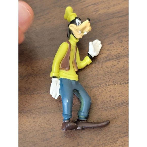 Disney Pixar Toys Disney Pixar Happy Waving Goofy Green Toy Figure